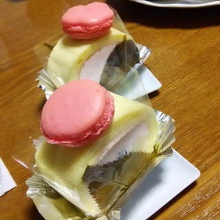 桜餡入りロールケーキ